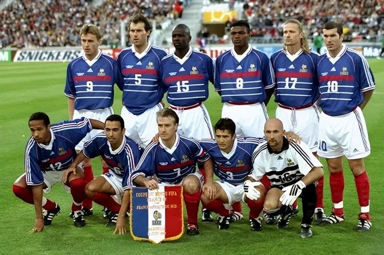 02年世界杯决赛巴西对法国